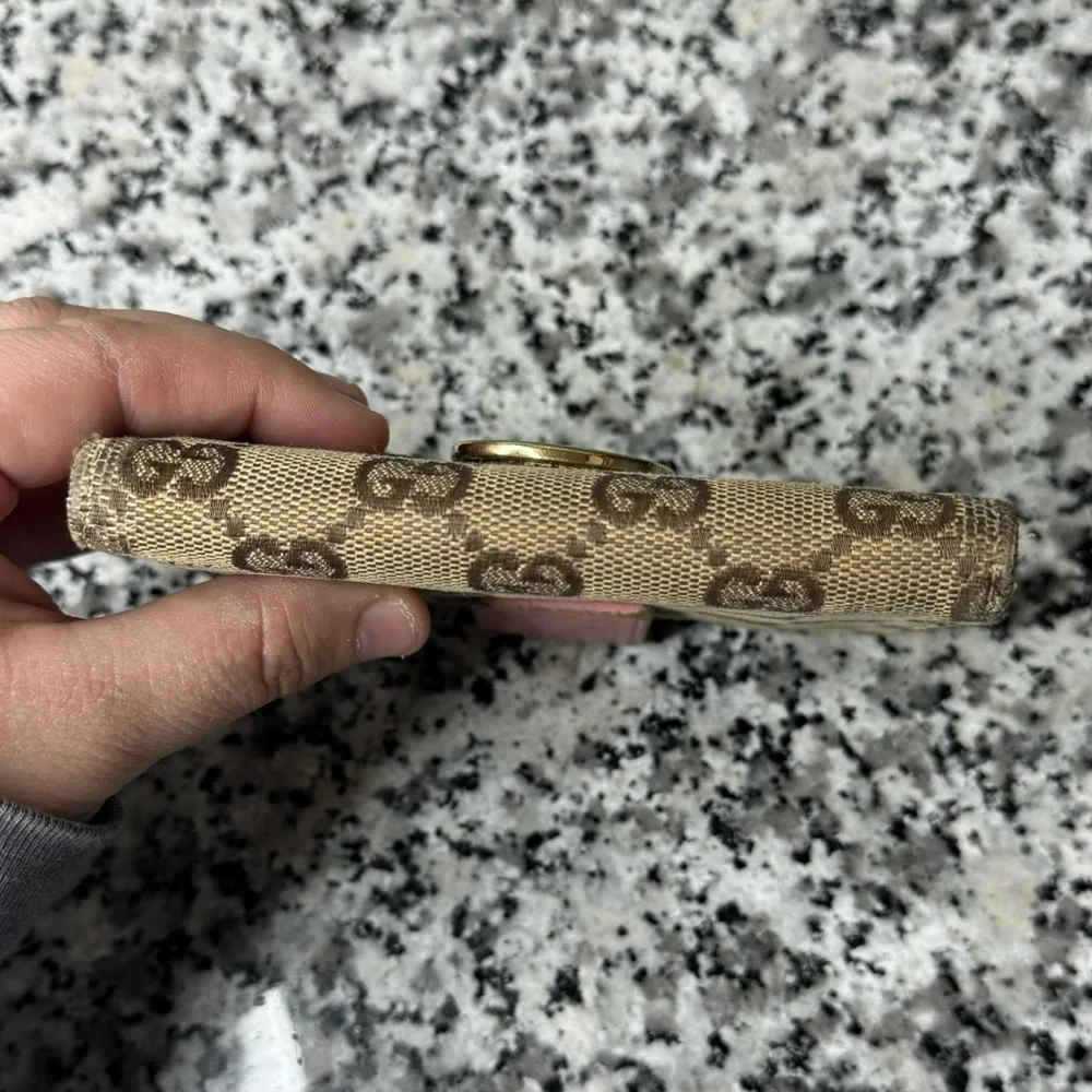 Gucci | Eclipse GG Canvas Compact Wallet - Picture 11 of 14